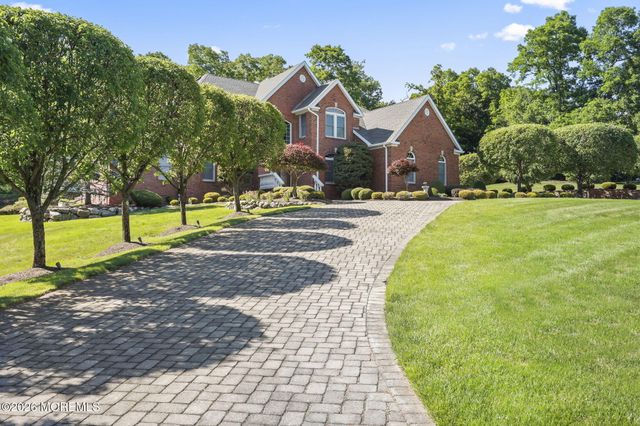 10 Castlehill Drive, Marlboro, NJ 07746