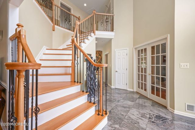 10 Castlehill Drive, Marlboro, NJ 07746