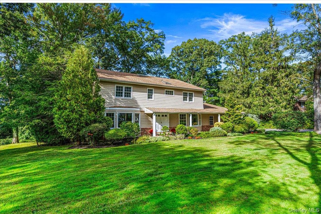 27 Winter Lane, Dix Hills, NY 11746 — photo 2