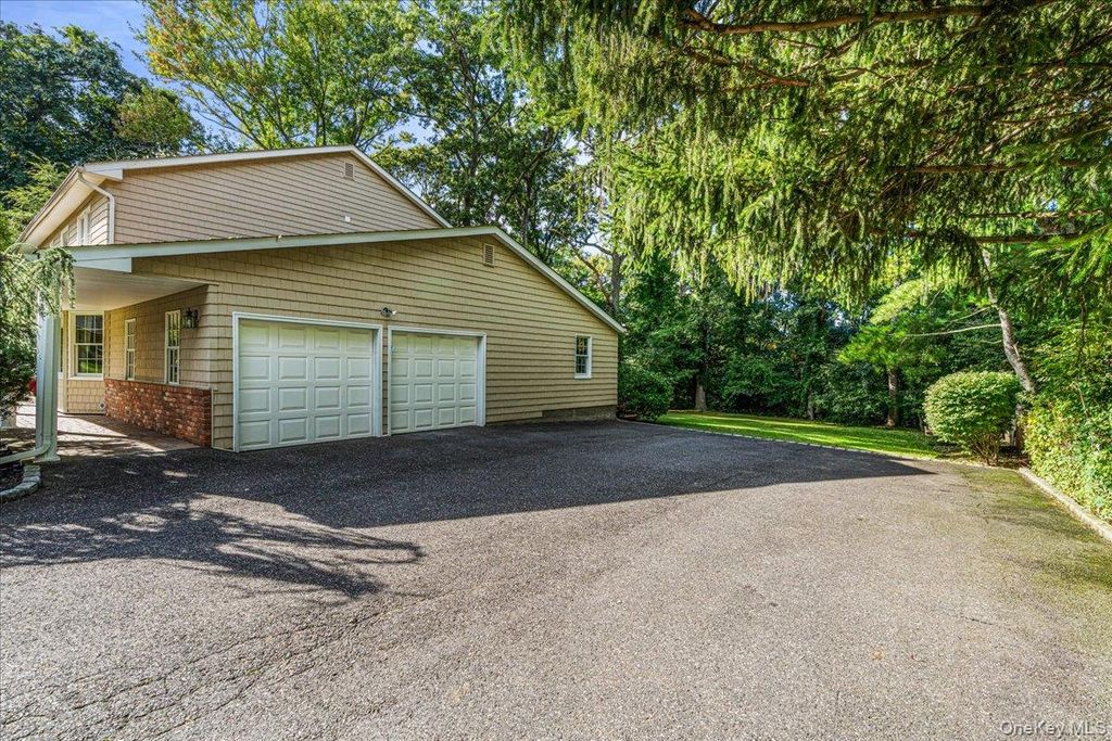 27 Winter Lane, Dix Hills, NY 11746 — photo 4