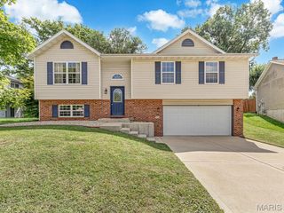 992 Vermont Avenue, Collinsville, IL 62234