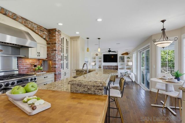 12272 Rue Cheaumont, San Diego, CA 92131