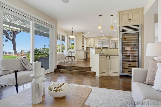12272 Rue Cheaumont, San Diego, CA 92131