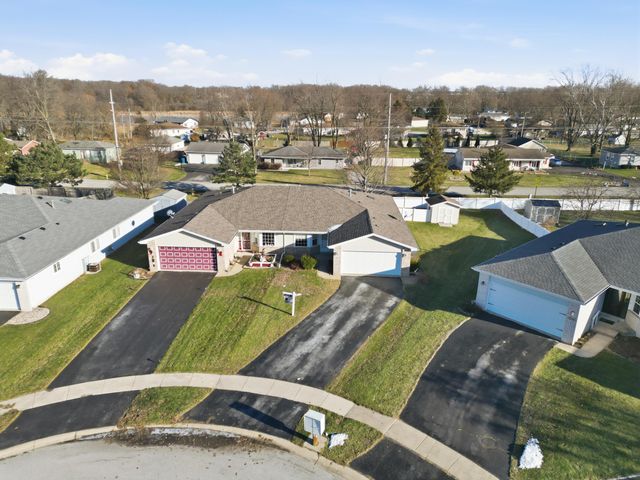 310 Pine Ridge Circle, Lowell, IN 46356