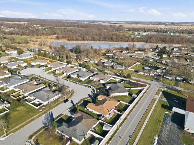 310 Pine Ridge Circle, Lowell, IN 46356