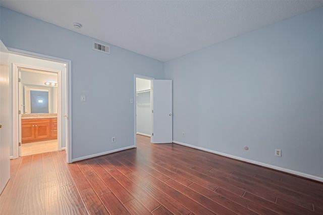 7900 N Stadium Drive 123, Houston, TX 77030