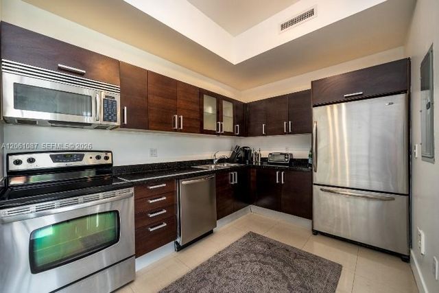3250 Grand Ave 302, Miami, FL 33133