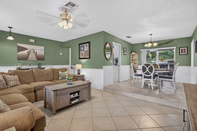 10320 NW 42nd Dr, Coral Springs, FL 33065