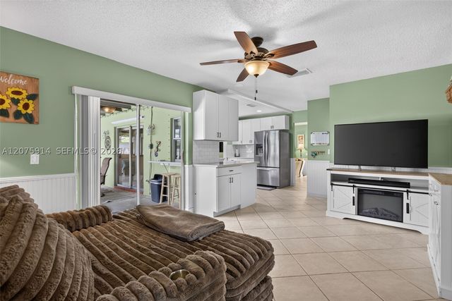 10320 NW 42nd Dr, Coral Springs, FL 33065