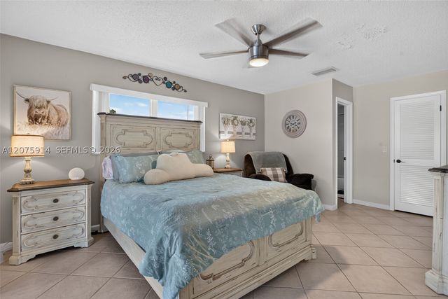 10320 NW 42nd Dr, Coral Springs, FL 33065