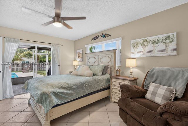 10320 NW 42nd Dr, Coral Springs, FL 33065