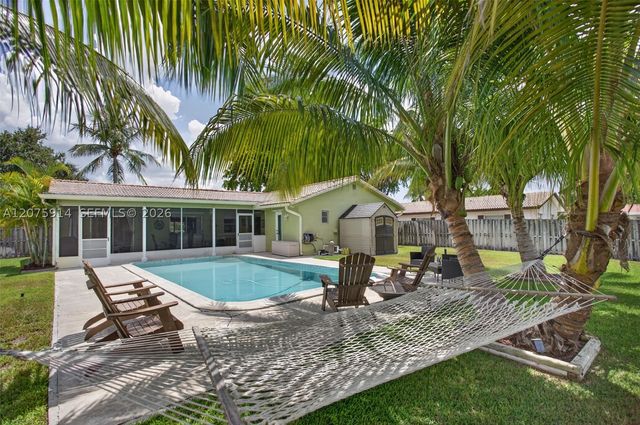10320 NW 42nd Dr, Coral Springs, FL 33065