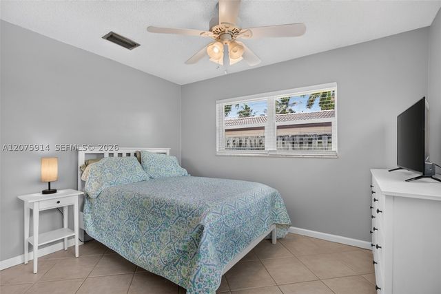 10320 NW 42nd Dr, Coral Springs, FL 33065