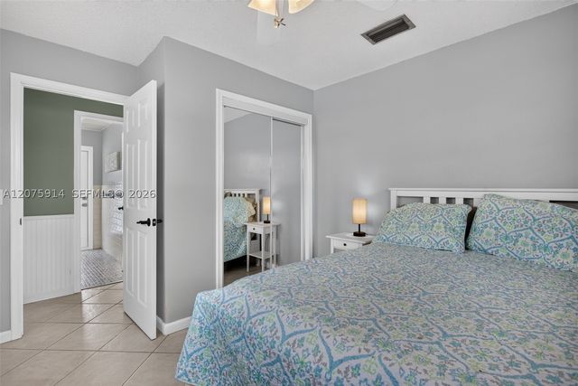 10320 NW 42nd Dr, Coral Springs, FL 33065