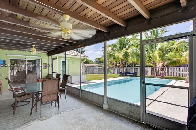 10320 NW 42nd Dr, Coral Springs, FL 33065