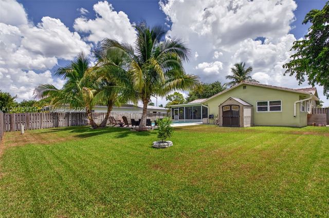 10320 NW 42nd Dr, Coral Springs, FL 33065