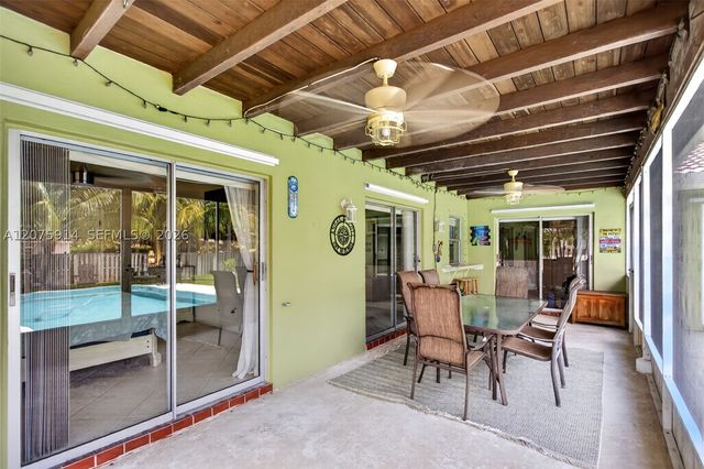 10320 NW 42nd Dr, Coral Springs, FL 33065