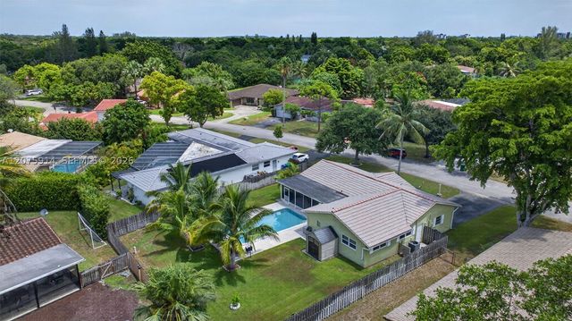 10320 NW 42nd Dr, Coral Springs, FL 33065