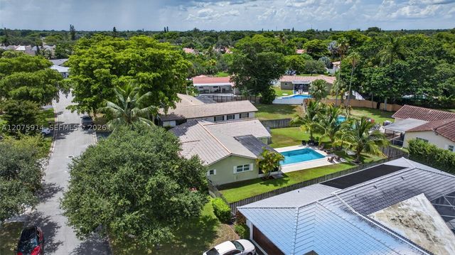 10320 NW 42nd Dr, Coral Springs, FL 33065