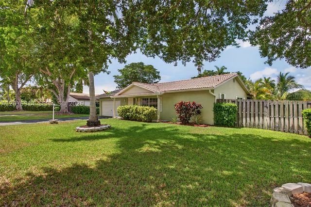 10320 NW 42nd Dr, Coral Springs, FL 33065