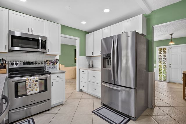 10320 NW 42nd Dr, Coral Springs, FL 33065