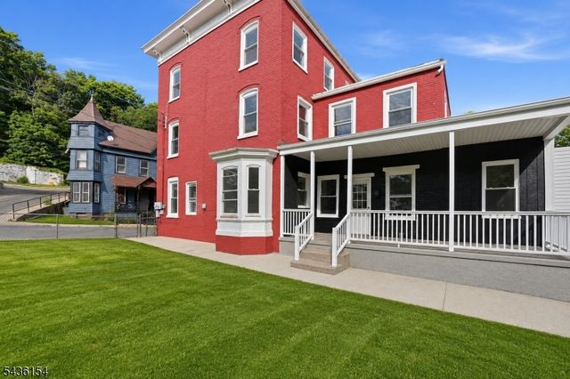 60 Brainard St, Phillipsburg Town, NJ 08865