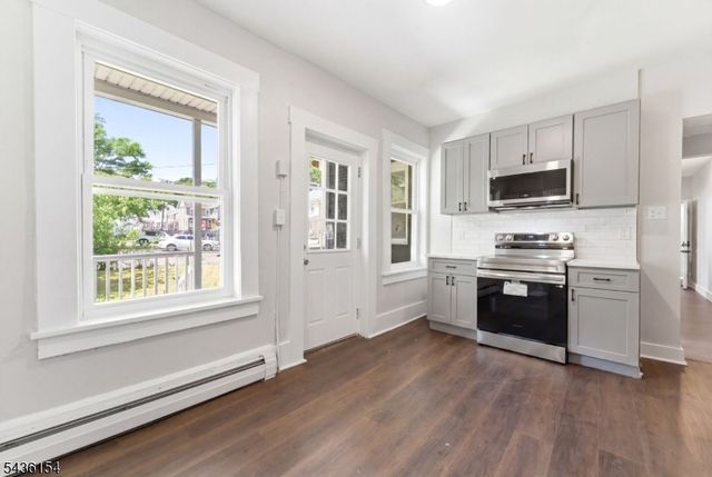60 Brainard St, Phillipsburg Town, NJ 08865