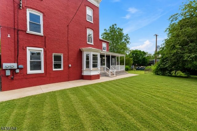 60 Brainard St, Phillipsburg Town, NJ 08865