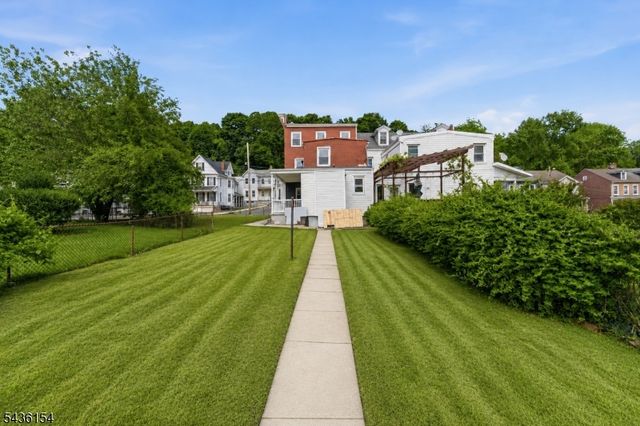60 Brainard St, Phillipsburg Town, NJ 08865