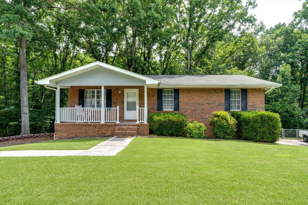 1431 N Winer Drive, Soddy Daisy, TN 37379