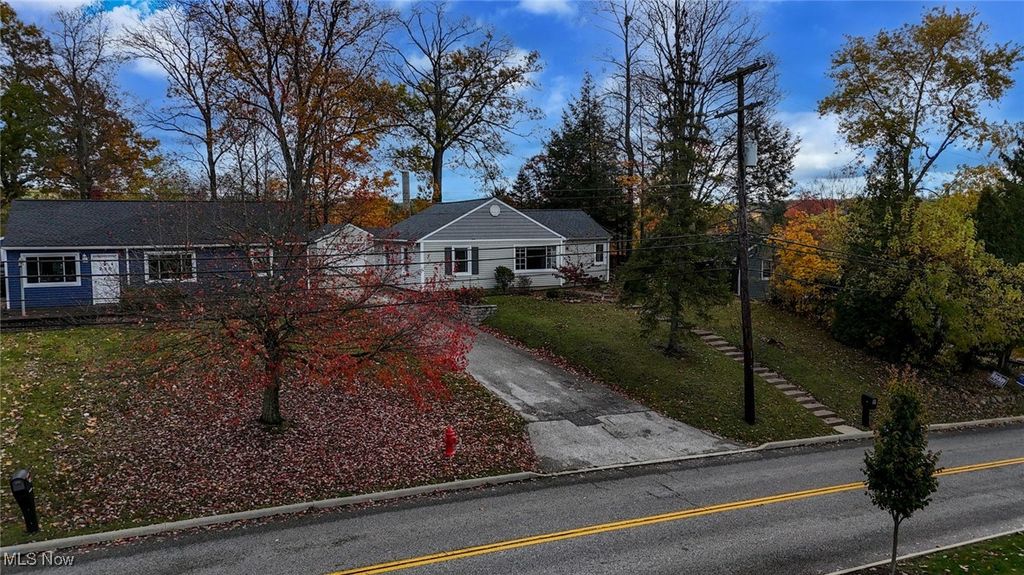 224 North Street, Chagrin Falls, OH 44022