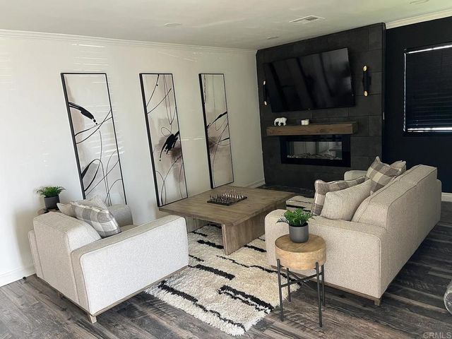 823 Gwen Street, San Diego, CA 92114