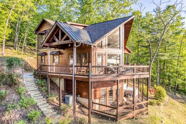 74 Hickory Hollow, Mineral Bluff, GA 30559