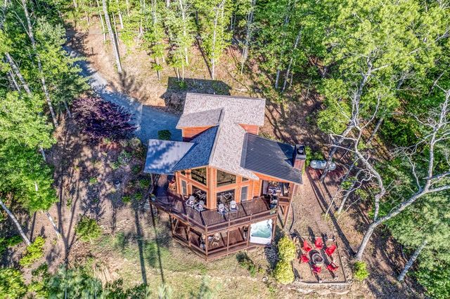 74 Hickory Hollow, Mineral Bluff, GA 30559
