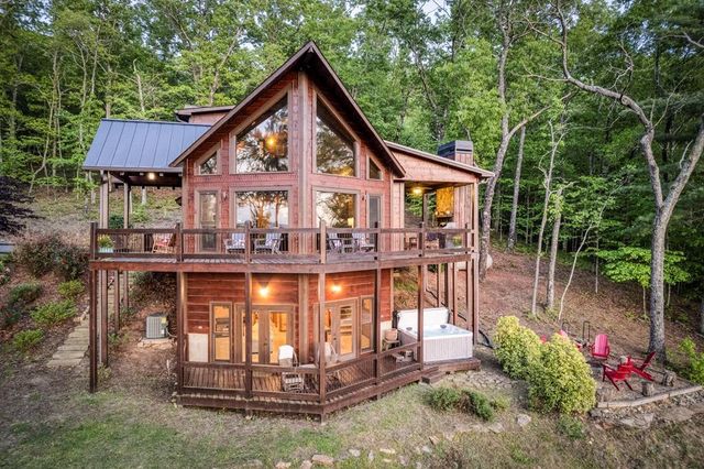 74 Hickory Hollow, Mineral Bluff, GA 30559