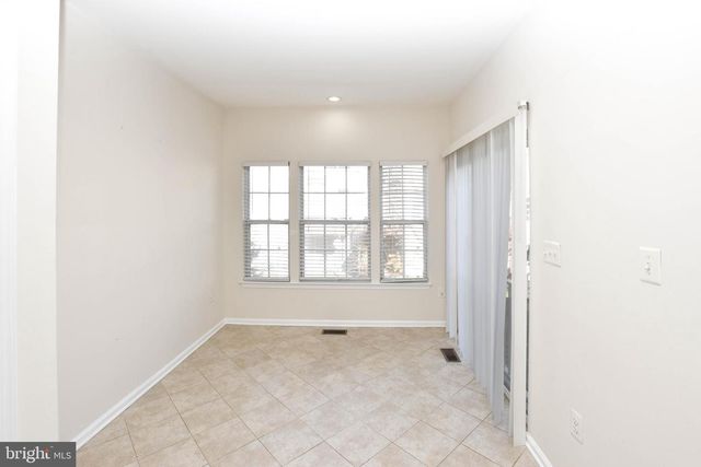 2457 ROLLING PLAINS DR, Herndon, VA 20171