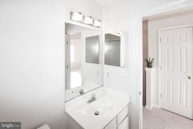 2457 ROLLING PLAINS DR, Herndon, VA 20171