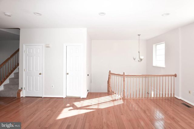 2457 ROLLING PLAINS DR, Herndon, VA 20171