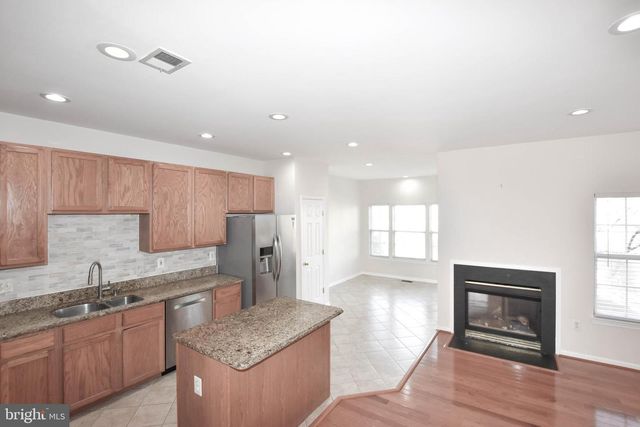 2457 ROLLING PLAINS DR, Herndon, VA 20171