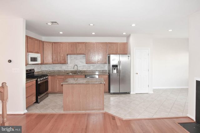 2457 ROLLING PLAINS DR, Herndon, VA 20171