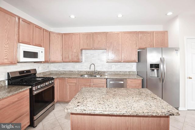 2457 ROLLING PLAINS DR, Herndon, VA 20171