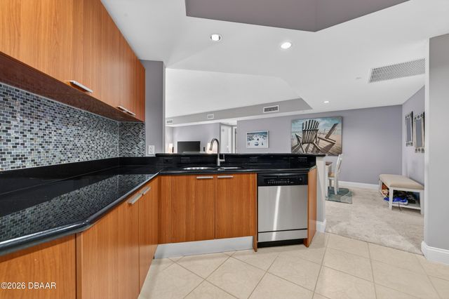 241 Riverside Dr Unit 204, Holly Hill, FL 32117