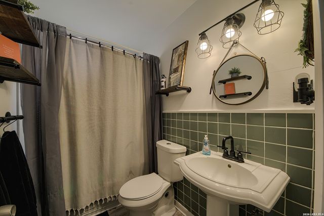 3909 McCall Creek, Blanco, TX 78606