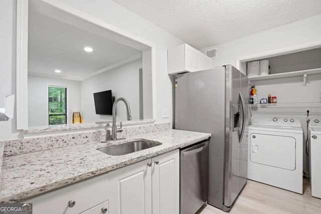 709 Summit North Drive NE 709, Atlanta, GA 30324