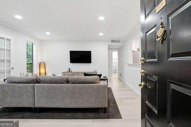 709 Summit North Drive NE 709, Atlanta, GA 30324