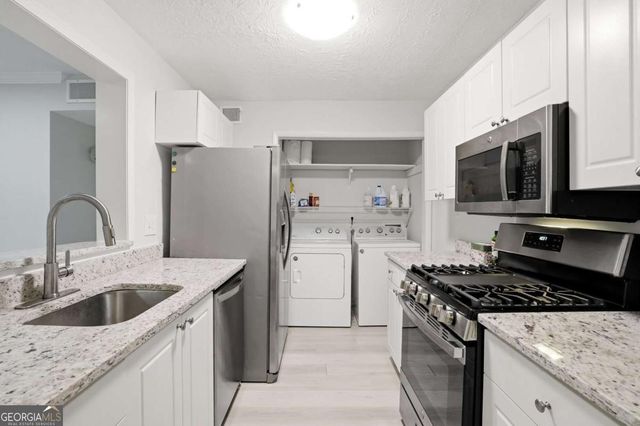 709 Summit North Drive NE 709, Atlanta, GA 30324