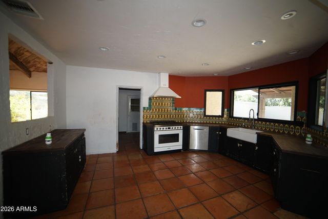 29041 N 64TH Place, Cave Creek, AZ 85331