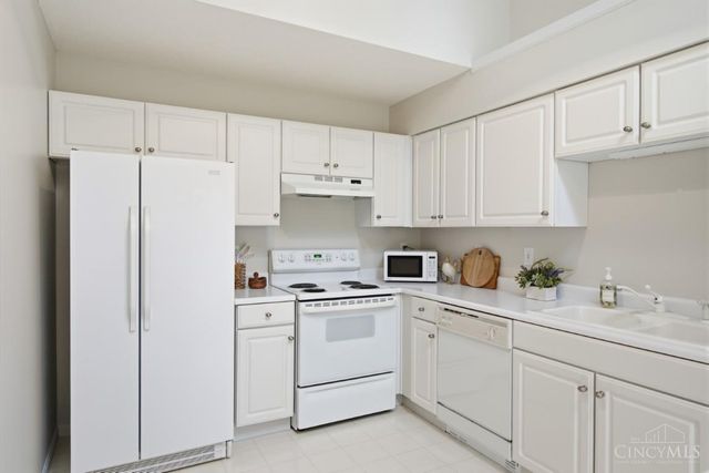 4156 Lakeknoll Drive, Mason, OH 45040