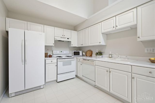 4156 Lakeknoll Drive, Mason, OH 45040