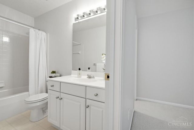 4156 Lakeknoll Drive, Mason, OH 45040